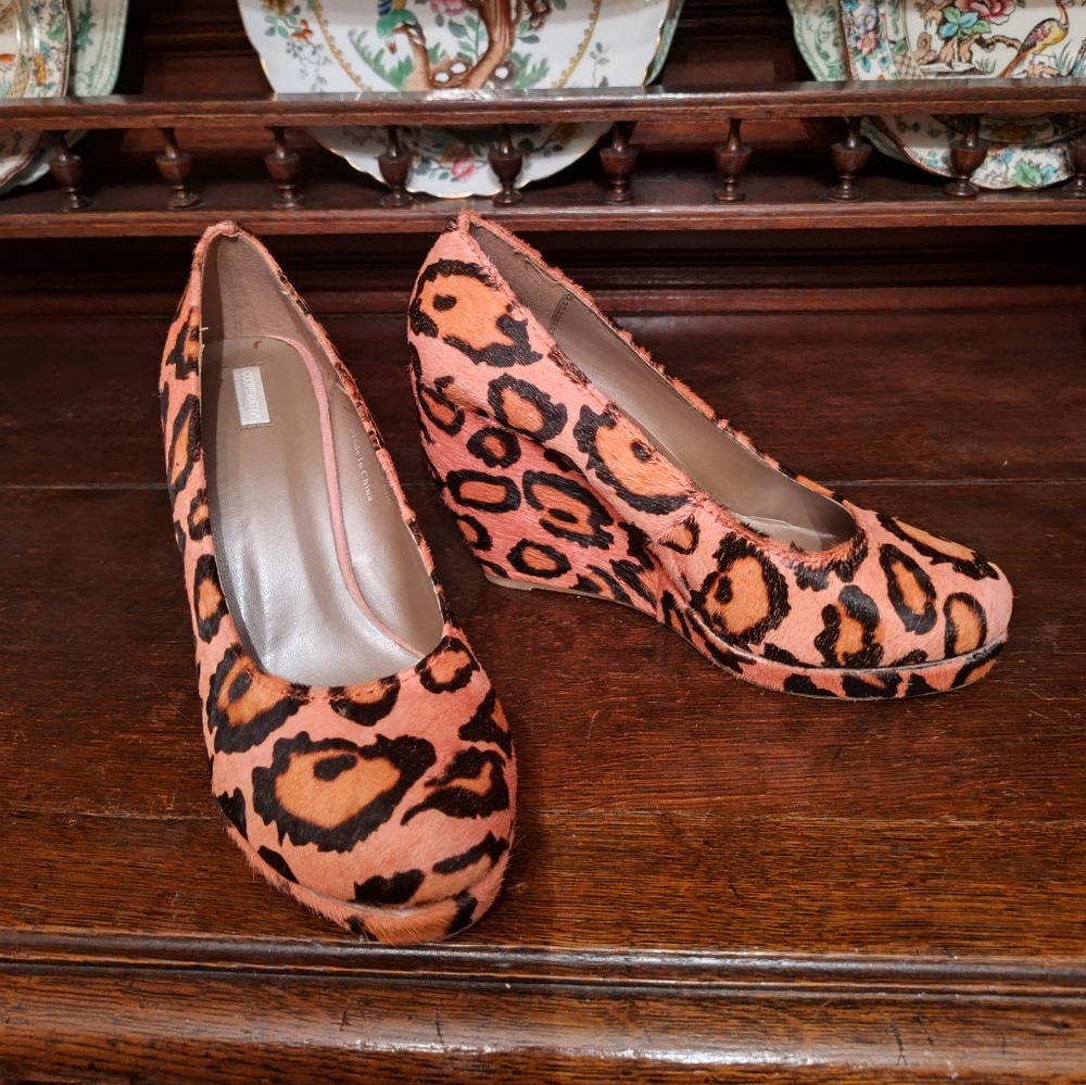 Pink Leopard/Cheetah Wedge Pumps - Picture 2 of 12